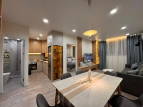 Saryan Vibes Boutique Stay with Netflix and Self Check-in
